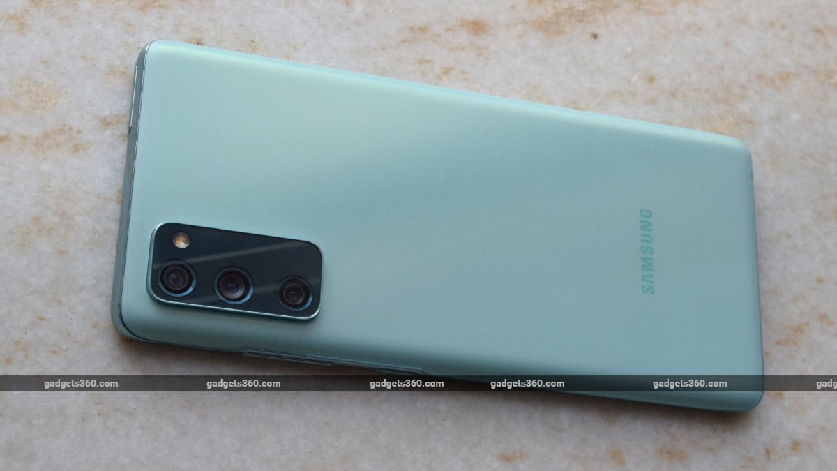 samsung galaxy s20fe rear ndtv s20